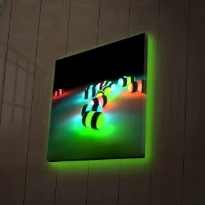 Outlet Canvastavla med LED-belysning 28x28 cm - Färgglada, lysande bollar i en mörk miljö Grön / Blå / Röd - Inredning