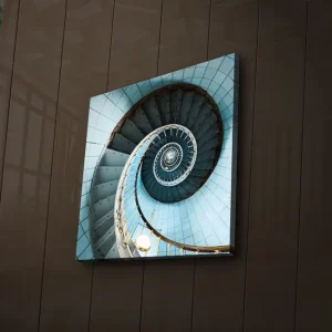 Canvastavla med LED-belysning 40x40 cm - Spiralliknande trappa med en ljusblå ton Ljusblå / Vit / Grå - Inredning Expressleverans
