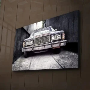 Reapris Canvastavla med LED-belysning 45x70 cm - Sliten bil i en smal gränd Grå / Svart / Silver - Inredning