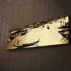 Beställ idag Canvastavla med LED-belysning 30x90 cm - Gondol på en spegelblanka kanal i en stadsmiljö Guld / Brunt / Svart - Inredning