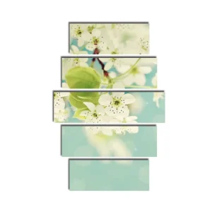 Stor Canvastavla i 5 delar 105x70 cm - Vitsippor i blomning mot en mjukt blå bakgrund Vit / Grön / Blå - Inredning Fynd
