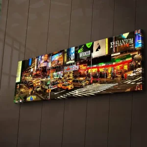 Fynd Canvastavla med LED-belysning 30x90 cm - Livlig stadsbild av Times Square med neonskyltar och trafik Gul / Grön / Röd - Inredning