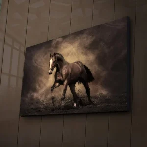 Endast idag Canvastavla med LED-belysning 45x70 cm - Stolt häst i rörelse Mörkbrun / Beige / Svart - Inredning