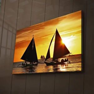 Endast denna vecka Canvastavla med LED-belysning 45x70 cm - Segelbåtar mot en solnedgång på havet Guld / Svart / Orange - Inredning