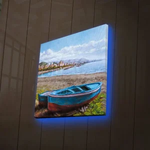 Canvastavla med LED-belysning 40x40 cm - Båt vid strandkanten med en vacker havsutsikt Blå / Grön / Brun - Inredning Begränsat antal
