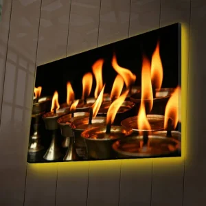 Canvastavla med LED-belysning 45x70 cm - Flammor från oljelampor som sprider värme och ljus Orange / Guld / Svart - Inredning Köp online