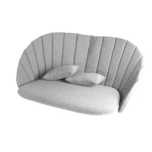 Endast denna vecka Peacock dynset - Light grey Till 2-sitssoffa från Cane-line- Bra Möbler