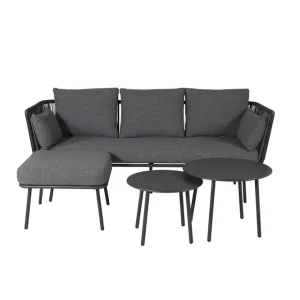 Kampanj Stringa soffgrupp - Svart med grå dyna 3-sitssoffa, pall & 2 bord från Venture Design- Bra Möbler