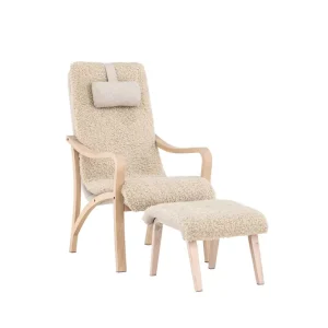 Rea Fårö fåtölj - Trälook/sand från Venture Design- Bra Möbler