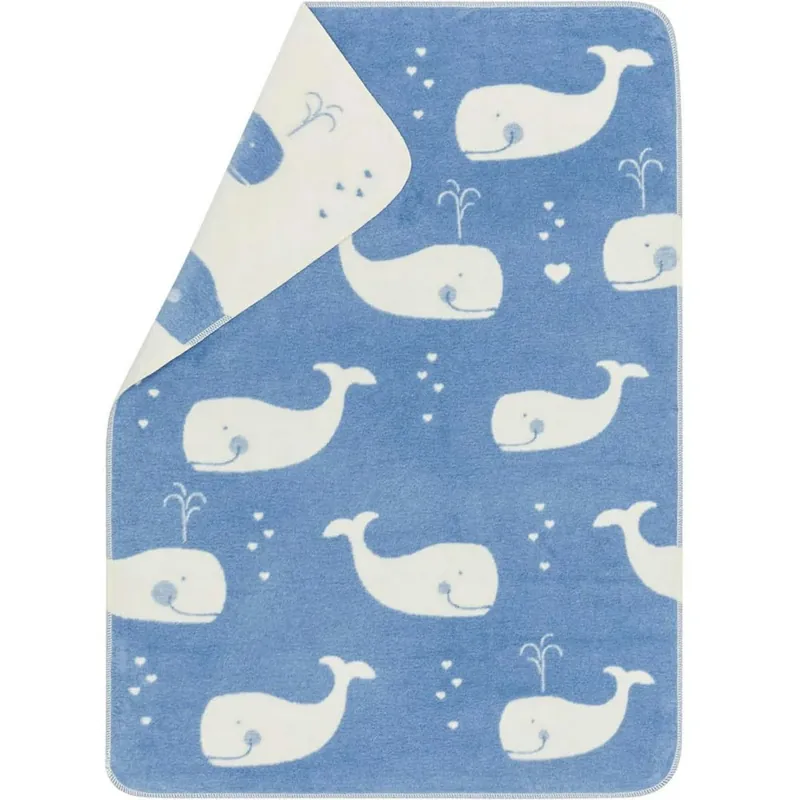 Säker betalning Maja Babyfilt 75x100 cm Whales allover, Blå / Beige