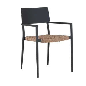 Fynd Tuve karmstol - Svart/natur från Selected Exclusive- Bra Möbler